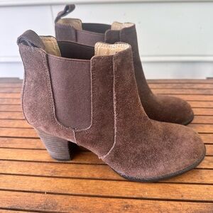Vintage America Brown Chelsea Ankle Boots with Chunky Heel